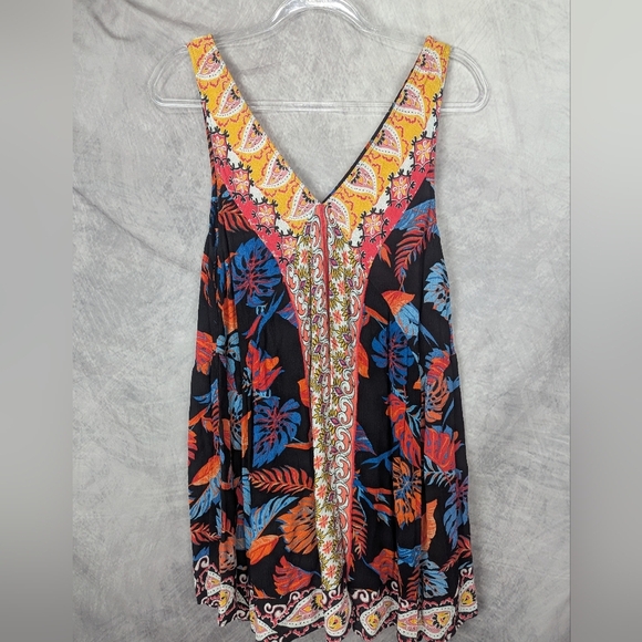 Umgee Small Boho Sleeveless V-Neck Blouse - Picture 2 of 9